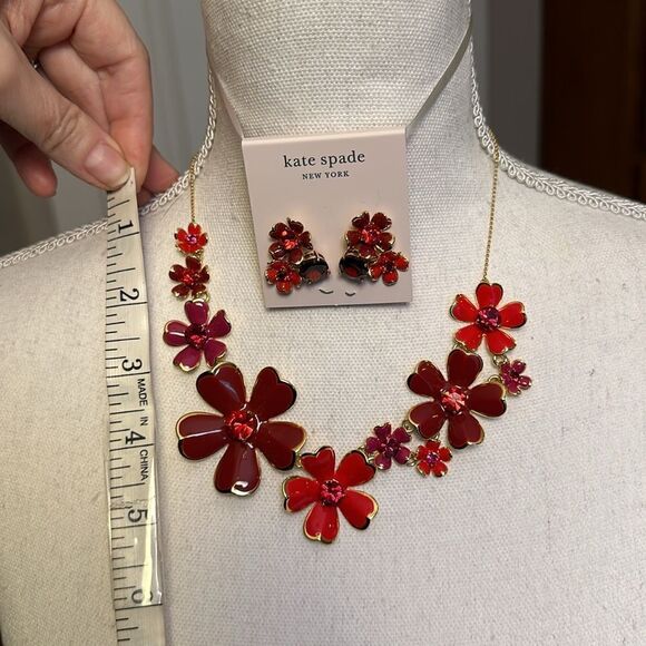 KATE SPADE NECKLACE & EARRINGS SET ENAMEL FLOWERS DAISIES POPPIES REVERSIBLE NWT - Picture 12 of 16